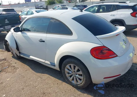 2014 Volkswagen Beetle 2.5L Entry z USA, uszkodzony, nr VIN 3VWFP7AT6EM601289